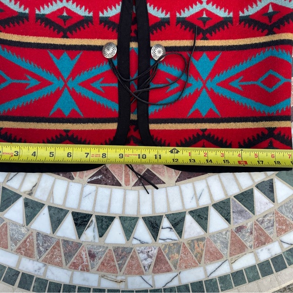 Pendleton Aztec Vest - Picture 9 of 10